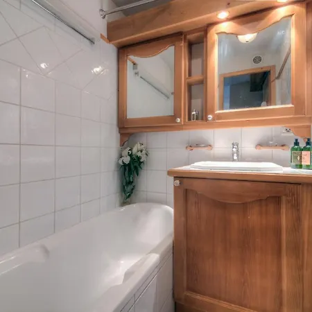 Apartament Sleeps 4 Pool Les Chavants