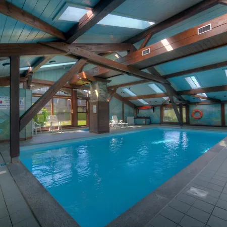 Sleeps 4 Pool Apartament Les Chavants