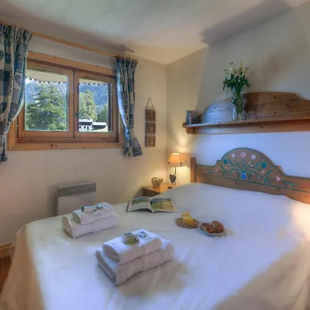 Sleeps 4 Pool Apartament Les Chavants