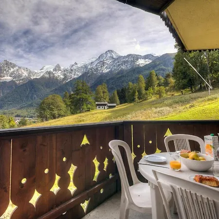 Sleeps 4 Pool Apartament