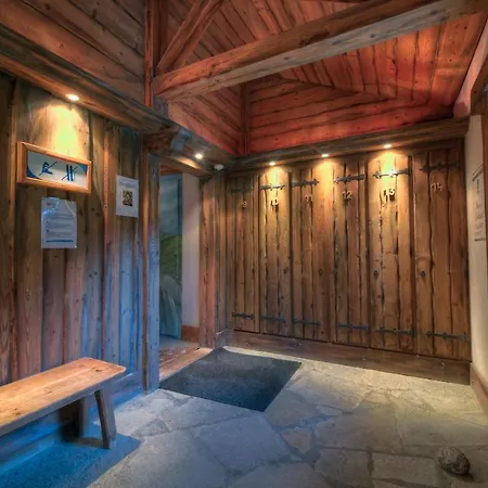 Apartament Sleeps 4 Pool